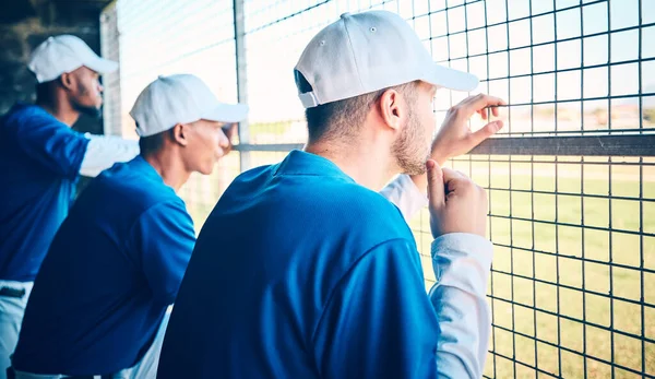 Sport Focus Baseball Con Uomo Panchina Pensare Allenamento Strategia Pianificazione — Foto Stock