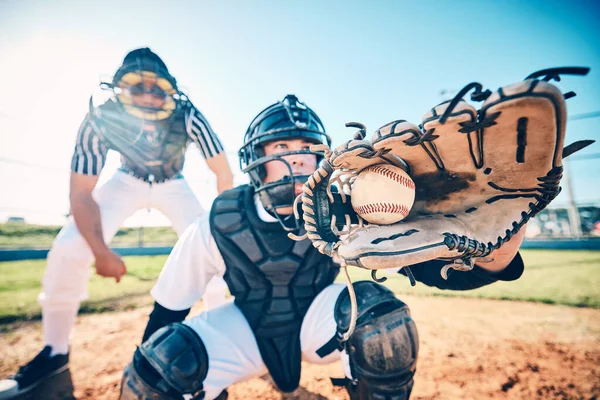 Baseball Giocatori Uomini Sul Campo Guanti Palla Competizione Allenamento Fitness — Foto Stock