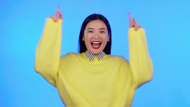 Mulher Asiática Retrato Animado Com Mãos Para Espaço Celebração Venda — Vídeo de Stock