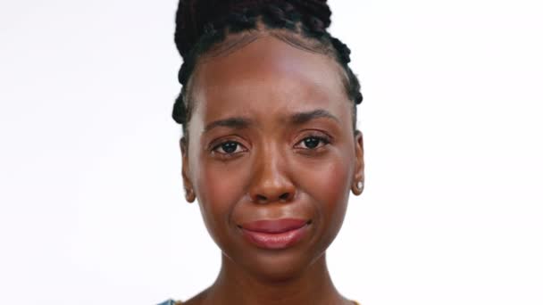 Mulher Negra Rosto Choro Triste Com Depressão Isolada Fundo Branco — Vídeo de Stock