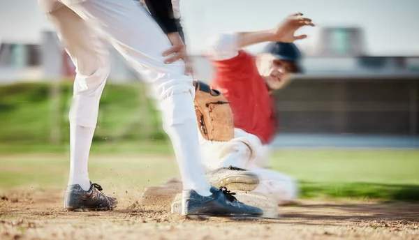 Baseball Sport Muž Klouzat Hřišti Pro Soutěže Hry Nebo Praxe — Stock fotografie