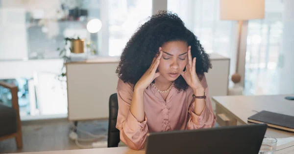 Laptop Business Black Woman Stress Tired Headache Office Fatigue Anxiety — Stockfoto