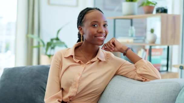 Entspannen Sie Schwarze Frauen Lachen Sie Oder Porträtieren Sie Sich — Stockvideo