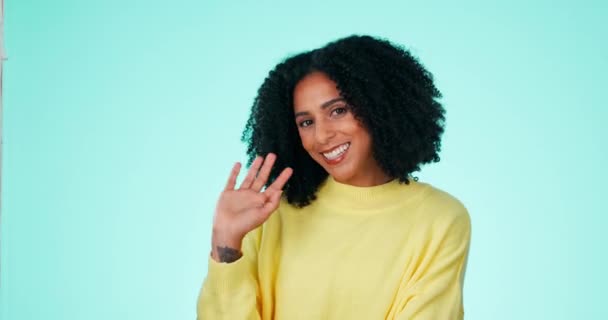 Retrato Ola Saludo Con Una Mujer Negra Estudio Sobre Fondo — Vídeos de Stock