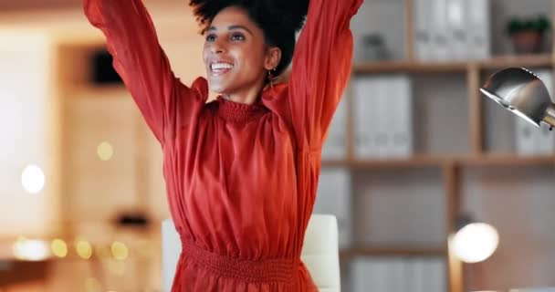 Business Success Woman Throwing Paper Celebration Goals Target Winning Deal — Stock Video