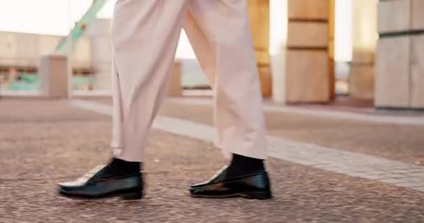 Viajar Andar Sapatos Homem Cidade Para Profissional Executivo Mentalidade Missão — Vídeo de Stock