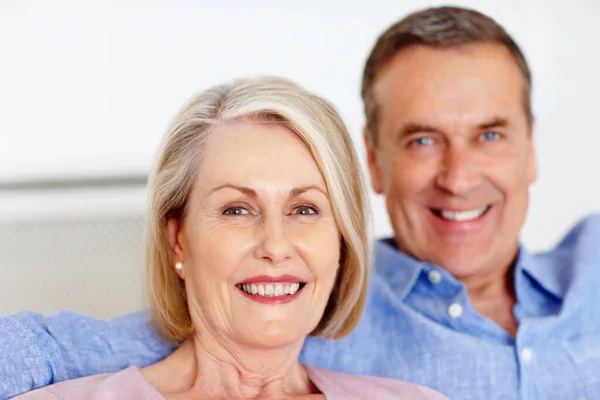Emekli Olgun Kadın Erkek Birlikte Iyi Vakit Geçiriyorlar Emekli Olgun — Stok fotoğraf