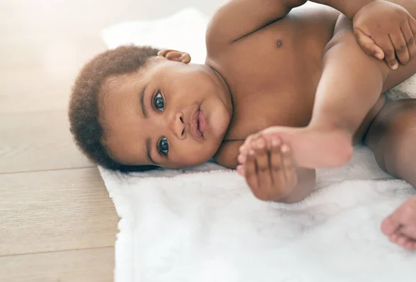 Bebê Menina Desenvolvimento Crescimento Criança Cobertor Chão Casa Para Relaxar — Fotografia de Stock