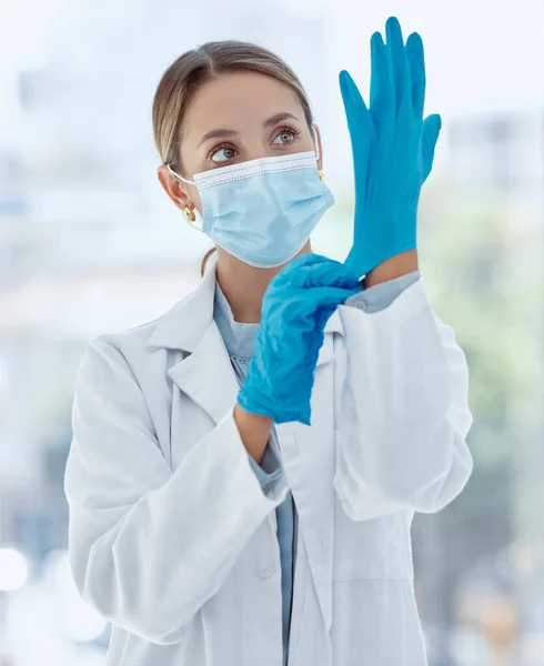 Maska Lekarska Rękawiczki Kobieta Gotowa Operacji Operacji Lub Badania Zdrowie — Zdjęcie stockowe