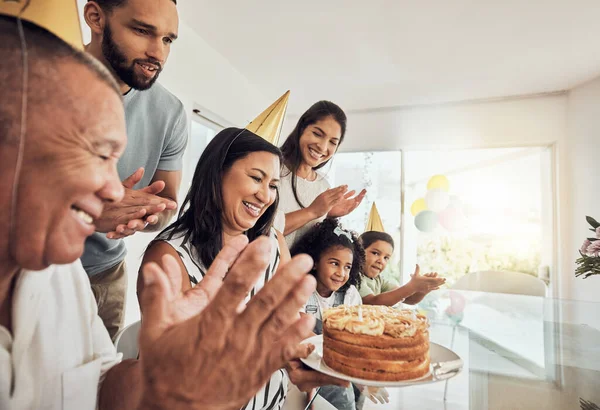 Сім Щасливий День Народження Бабусею Святкування Їдальні Вечірки Любові Торта — стокове фото