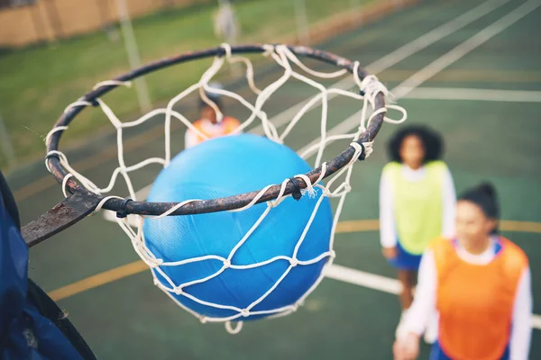 Bola Red Netball Deportes Aire Libre Con Equipo Fitness Estilo —  Fotos de Stock