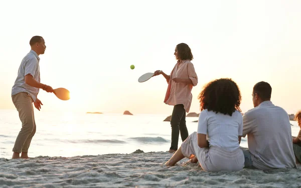 Strand Tischtennis Und Familie Auf Sommerurlaub Abenteuer Oder Wochenendausflug Australien — Stockfoto