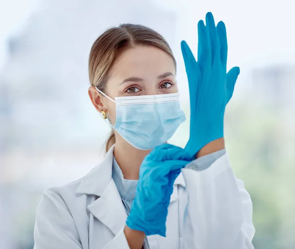 Covid Woman Doctor Face Mask Gloves Safety Medicine Risk Medical — Stock fotografie