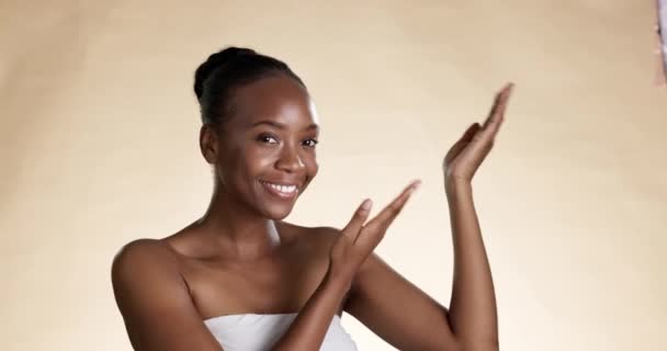 Face Mulher Cuidados Com Pele Para Beleza Mãos Para Colocação — Vídeo de Stock