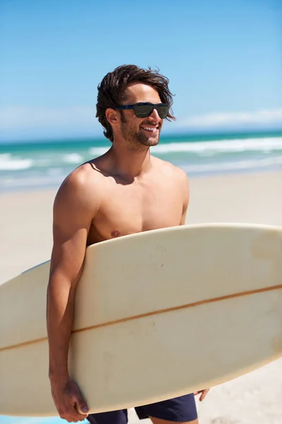 Está Hora Acertar Ondas Jovem Atraente Prestes Surfar — Fotografia de Stock