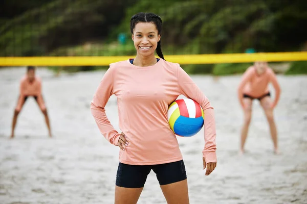 Volleyball Strand Oder Porträt Von Sportlerinnen Die Sommer Gemeinsam Ein — Stockfoto