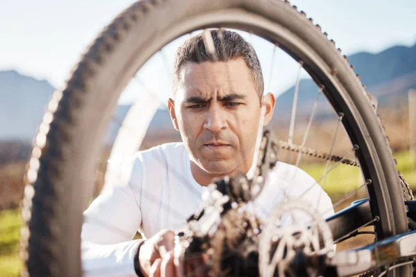 Radfahren Reparatur Und Rad Mit Dem Menschen Der Natur Für — Stockfoto