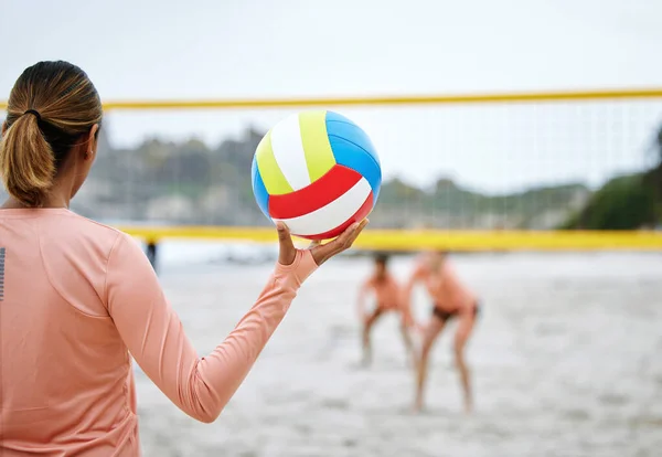 Volleyball Plage Prêt Main Femme Sportive Jouant Jeu Entraînement Entraînement — Photo