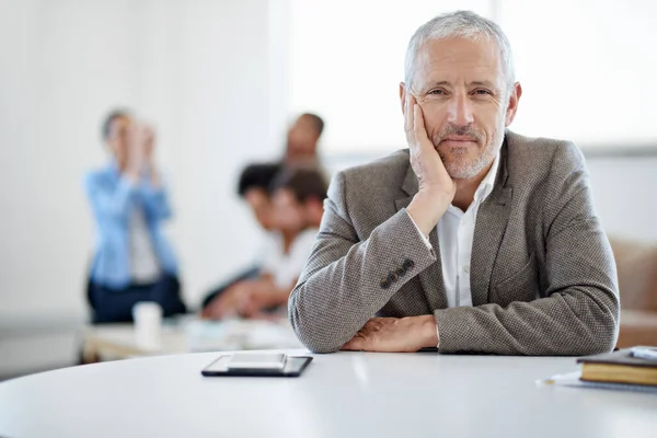 Being Manager Great Team Can Sometimes Get Boring Portrait Mature — Stock Photo, Image