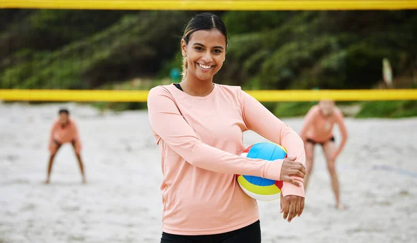 Voleibol Playa Retrato Chica Deportiva Jugando Juego Entrenamiento Entrenamiento Fitness —  Fotos de Stock