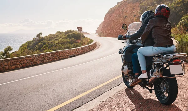 Мотоцикл Путешествия Обратно Пары Дороге Приключений Свободы Насладиться Выходные Горе — стоковое фото