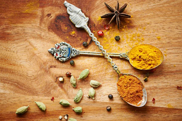Låt Inte Maten Bli Tråkig Ett Sortiment Färgglada Kryddor — Stockfoto