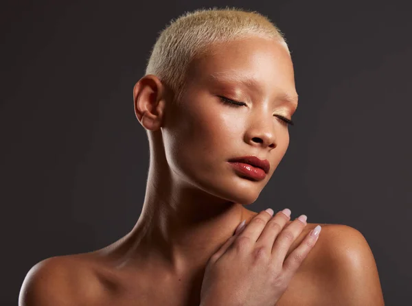 Kvinna Skönhet Och Hudvård Makeup För Kosmetisk Behandling Mot Grå — Stockfoto