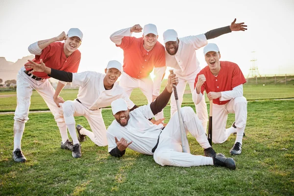 Homens Retrato Sucesso Campo Beisebol Jogos Pôr Sol Combinam Vitória — Fotografia de Stock