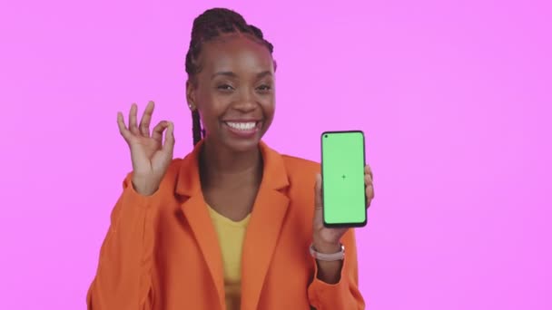 Black Woman Hands Phone Screen Mockup Studio Background Agreement Advertising — Stock Video