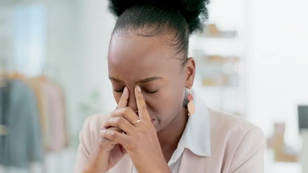 Triste Ansiedade Mulher Negra Com Dor Cabeça Burnout Estresse Problema — Vídeo de Stock