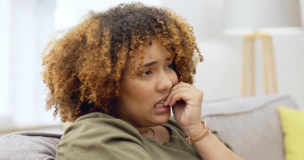 Stressz Harapós Körmök Fekete Társalgóban Szorongással Mentális Problémákkal Kiégéssel Hölgy — Stock videók