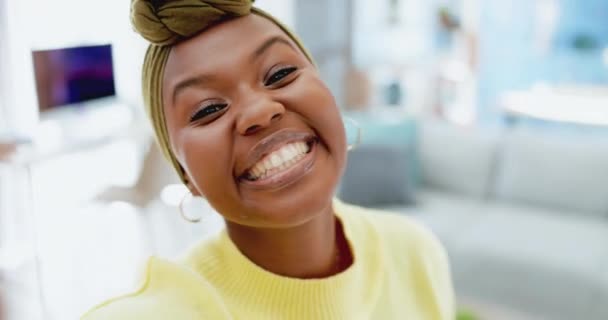Face Selfie Video Call Black Woman Shrowing Home Social Media — 비디오