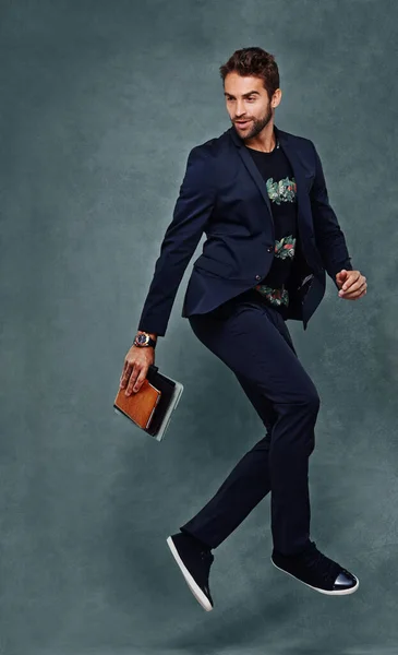 Skipping Style Studio Shot Stylishly Dressed Young Man — Stock Photo, Image