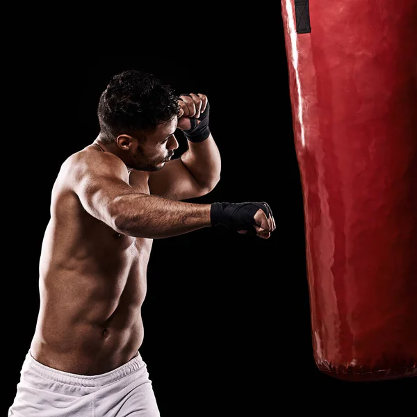 Поставивши Потужний Правий Гачок Студійний Знімок Боксера Який Працює Ударною — стокове фото