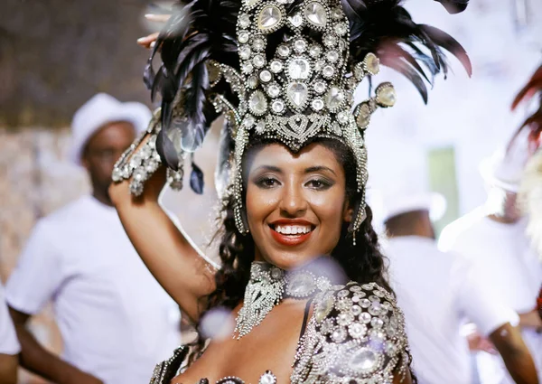 Följ Med Mig Vacker Samba Dansare Som Uppträder Karneval Med — Stockfoto