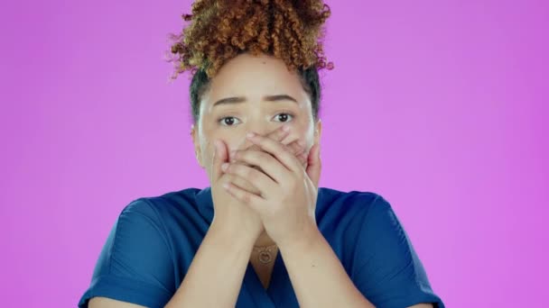 Sürpriz Şok Stüdyodaki Siyahi Kadın Için Endişe Endişe Duyuru Dedikodu — Stok video