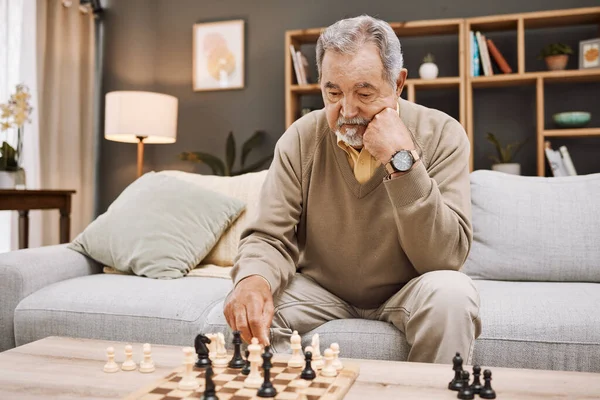 Senior Man Thinking Playing Chess House Home Living Room Apartment — Zdjęcie stockowe