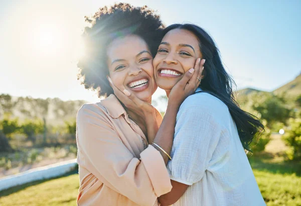 Retrato Verão Mulheres Negras Amigos Unindo Livre Natureza Durante Férias — Fotografia de Stock