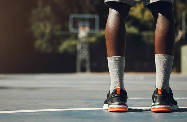 Basketball Sneakers Athlete Black Man Standing Community Sports Court Match — Stock Photo, Image