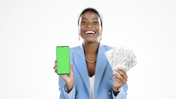 Teléfono Finanzas Pantalla Verde Con Una Mujer Negra Ganadora Lotería — Vídeos de Stock