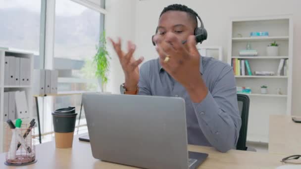 Consultoría Videollamada Hombre Negro Laptop Oficina Para Servicio Cliente Asesoría — Vídeo de stock