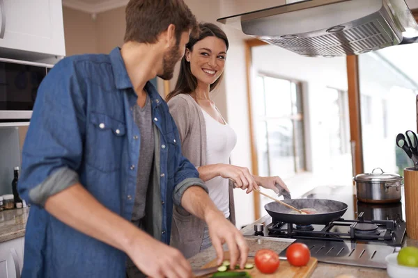 Lending Helping Hand Young Couple Making Dinner Together Home — Stock Photo, Image