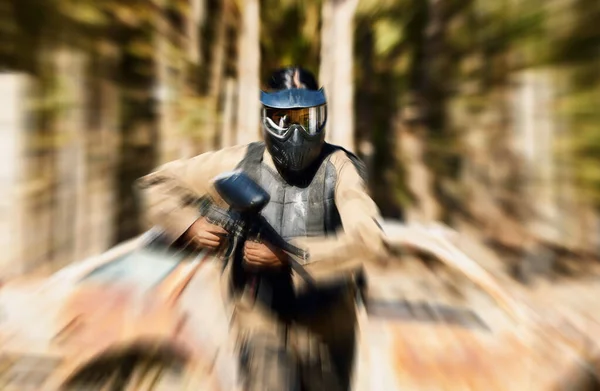 Soldado Paintball Correndo Com Arma Para Intensa Batalha Guerra Floresta — Fotografia de Stock