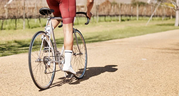 Πίσω Από Τον Άνθρωπο Ποδήλατο Και Μονοπάτι Στο Πάρκο Άσκηση — Φωτογραφία Αρχείου
