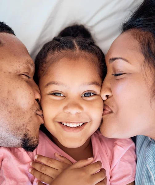 Parents Kiss Daughter Smile Portrait Black Family Together Love Bonding — Stock Photo, Image