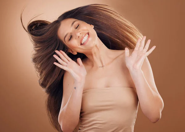 Žena Ruce Vlasy Flip Pro Krásu Studiu Nebo Vlasové Kosmetiky — Stock fotografie