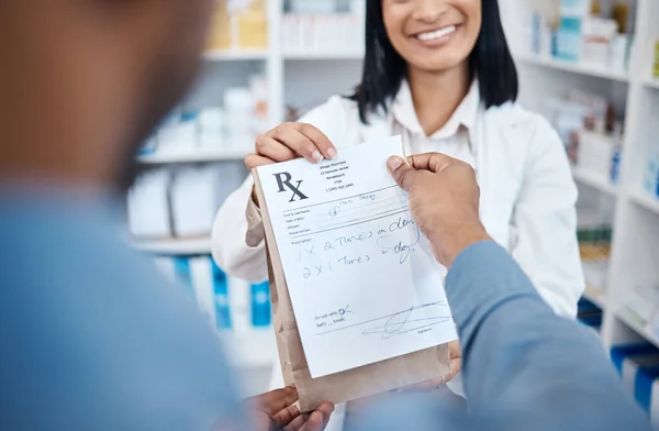 Vásárlási Utasítás Gyógyszerész Ügyfél Vásárolni Vényköteles Tabletták Orvosi Kiegészítők Vagy — Stock Fotó