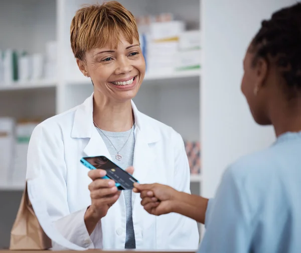 Pharmacy Pharmacist Credit Card Payment Customer Medication Medicine Product Store — Stock Photo, Image