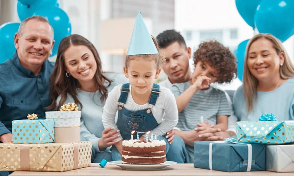 Ciasto Jest Słodkie Ale Rodzina Prawdziwa Uczta Zdjęcie Szczęśliwej Rodziny — Zdjęcie stockowe