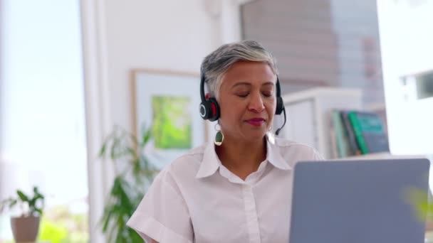Mature Business Woman Laptop Call Center Headset Crm Office Customer — Stock Video